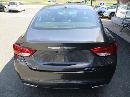 2015 Chrysler 200 S