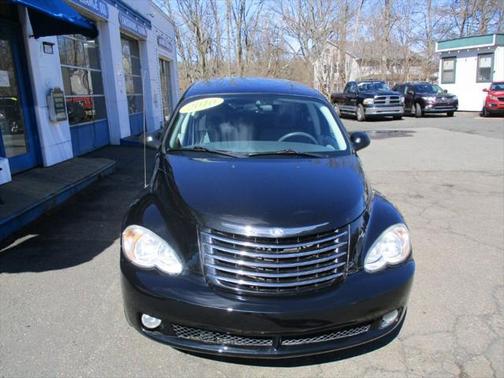 Photo 5 of 31 of 2010 Chrysler PT Cruiser Classic