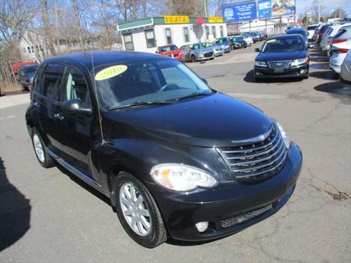 Photo 4 of 31 of 2010 Chrysler PT Cruiser Classic