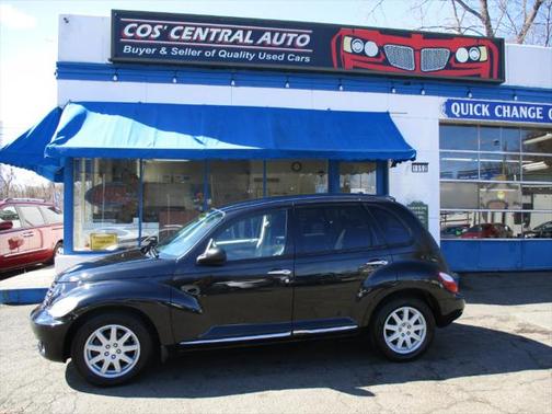 Photo 1 of 31 of 2010 Chrysler PT Cruiser Classic