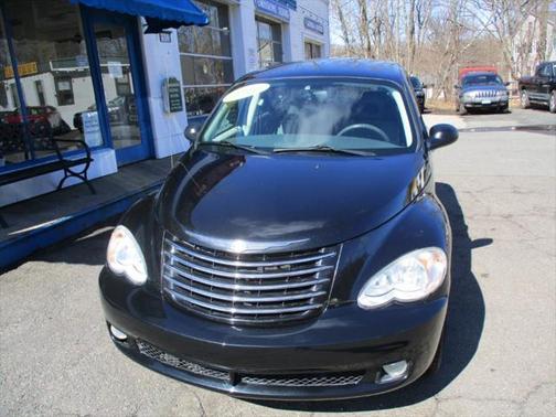 Photo 3 of 31 of 2010 Chrysler PT Cruiser Classic