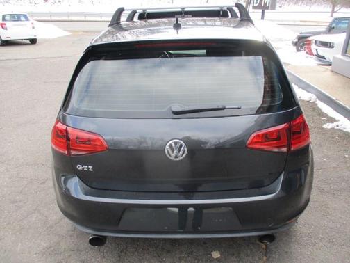 2015 Volkswagen Golf GTI 2.0T S 4-Door