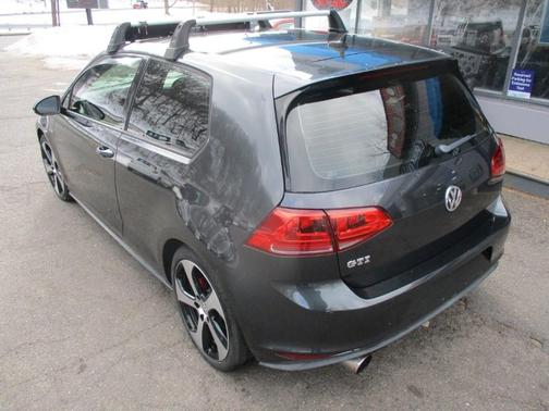 2015 Volkswagen Golf GTI 2.0T S 4-Door