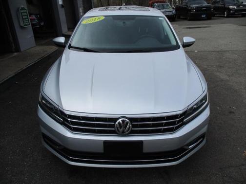 2018 Volkswagen Passat 2.0T SE