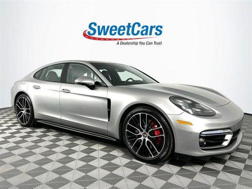 2022 Porsche Panamera GTS
