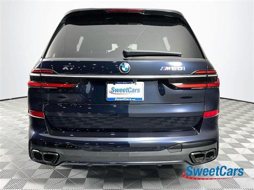 2023 BMW X7 M60i