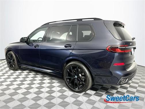 2023 BMW X7 M60i