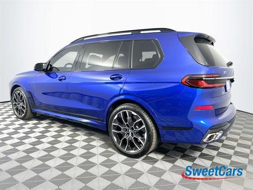2025 BMW X7 M60i