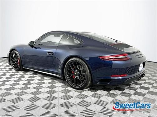2019 Porsche 911 Carrera GTS