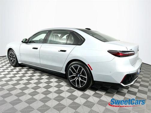 2025 BMW 740 i xDrive