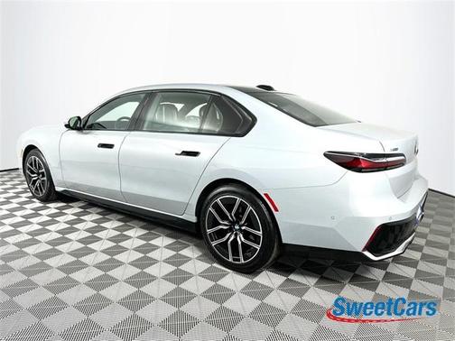 2025 BMW 740 i xDrive