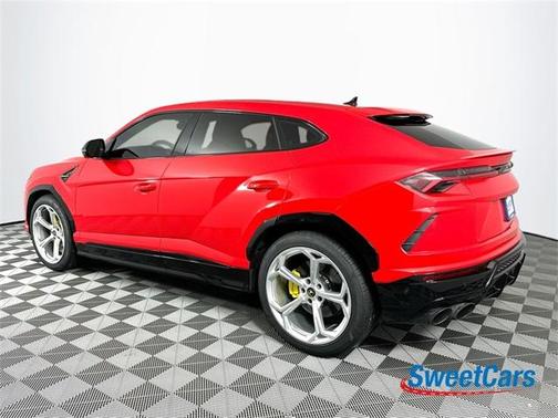 2020 Lamborghini Urus Base