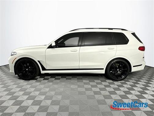 2022 BMW X7 M50i