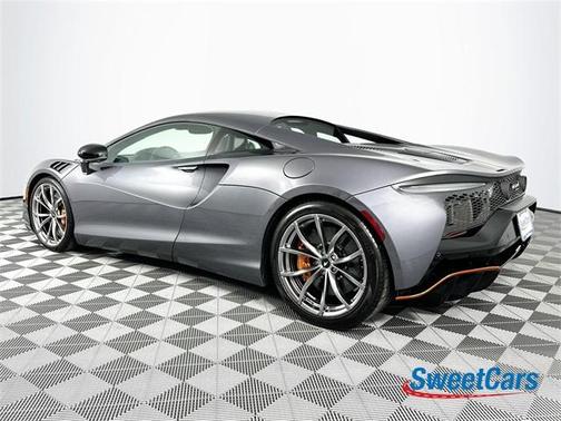 2024 McLaren Artura Performance