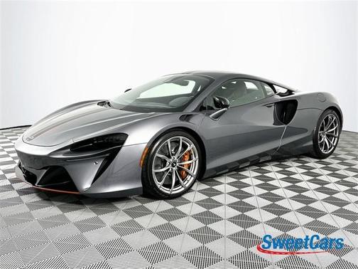 2024 McLaren Artura Performance