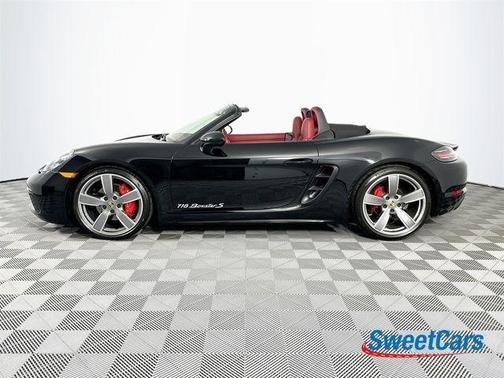 2025 Porsche 718 Boxster S