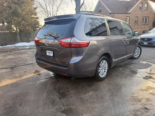 2016 Toyota Sienna XLE Premium