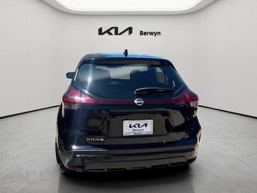 Super Black 2023 Nissan Kicks S