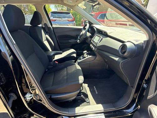 Super Black 2023 Nissan Kicks S