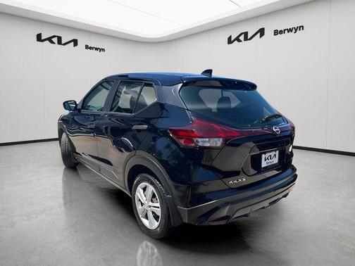 Super Black 2023 Nissan Kicks S