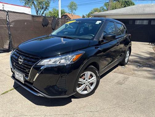 Super Black 2023 Nissan Kicks S