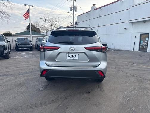 2020 Toyota Highlander L