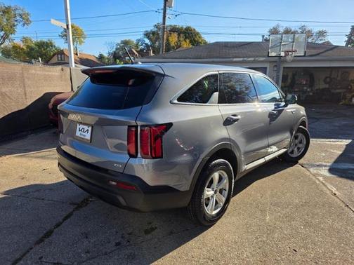 2023 Kia Sorento LX