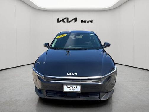 Aurora Black Pearl 2025 Kia K4 LXS