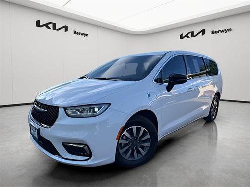2024 Chrysler Pacifica Hybrid Select