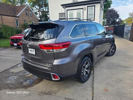 2017 Toyota Highlander LE Plus