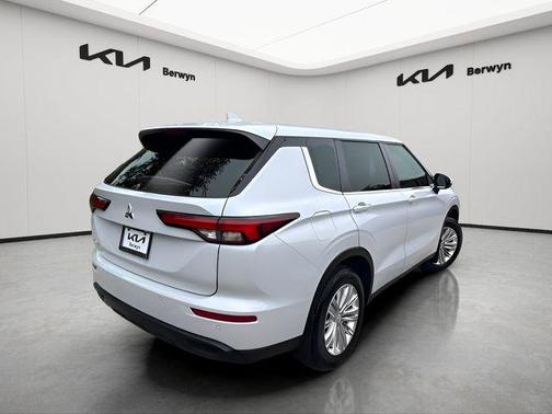 White Diamond 2024 Mitsubishi Outlander ES 2.5 S-AWC