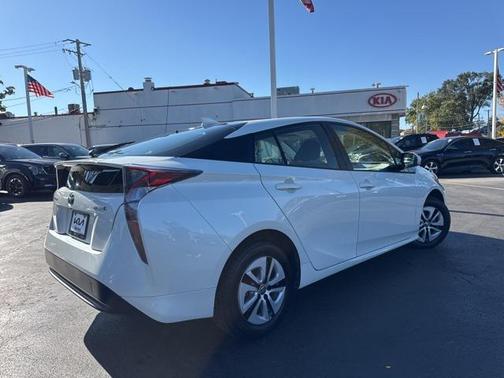 2016 Toyota Prius Three