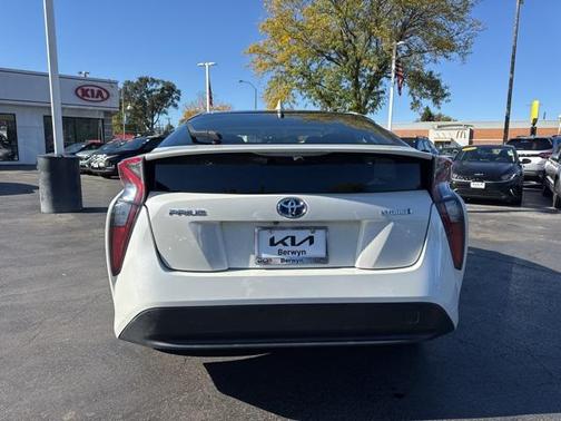 2016 Toyota Prius Three