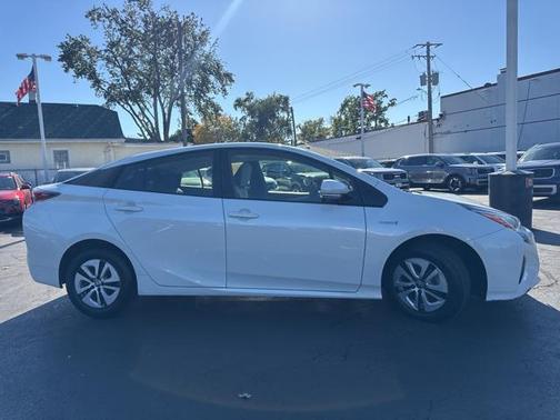2016 Toyota Prius Three