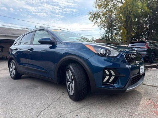 Deep Cerulean 2022 Kia Niro LX