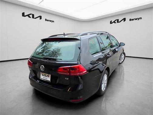 2016 Volkswagen Golf SportWagen TSI S 4-Door