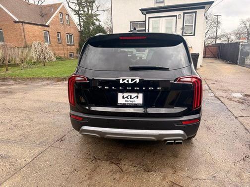 Ebony Black 2022 Kia Telluride EX