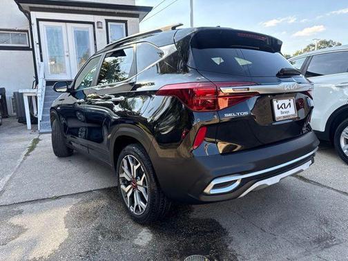 Cherry Black 2023 Kia Seltos SX Turbo
