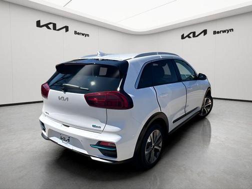 Snow White Pearl 2022 Kia Niro EV EX Premium