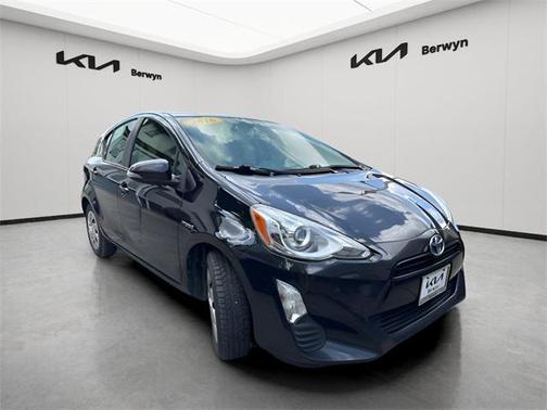 2016 Toyota Prius c Two