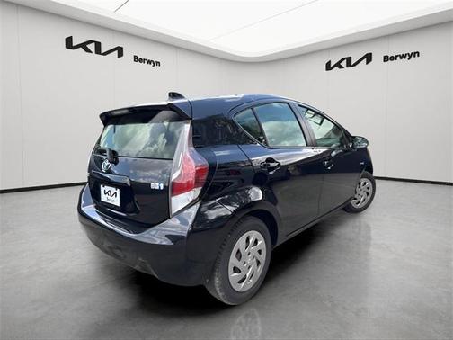 2016 Toyota Prius c Two