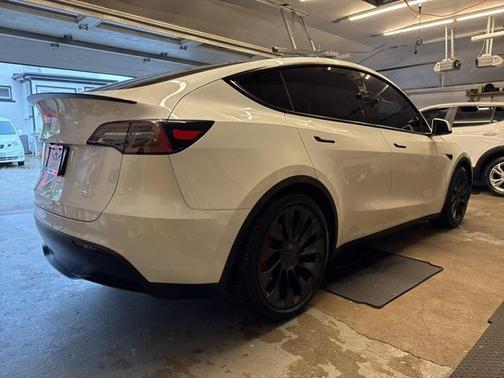 2021 Tesla Model Y Performance Dual Motor All-Wheel Drive