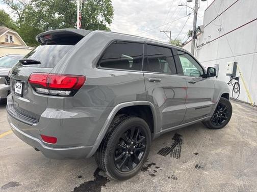 2022 Jeep Grand Cherokee Laredo