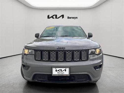 2022 Jeep Grand Cherokee Laredo