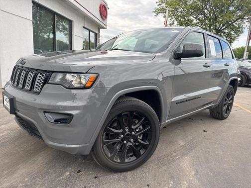 2022 Jeep Grand Cherokee Laredo