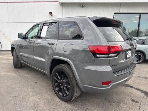 2022 Jeep Grand Cherokee Laredo
