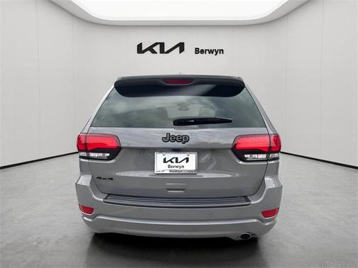 2022 Jeep Grand Cherokee Laredo