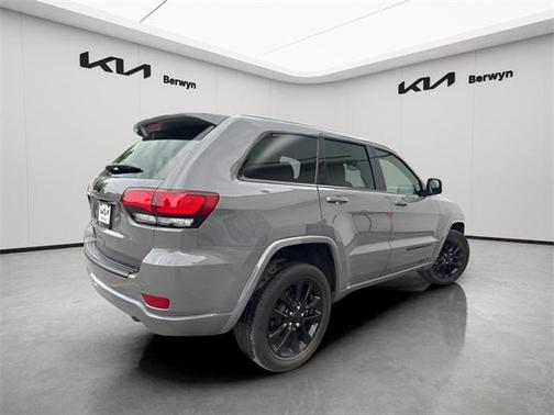 2022 Jeep Grand Cherokee Laredo