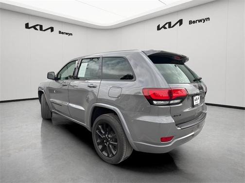2022 Jeep Grand Cherokee Laredo