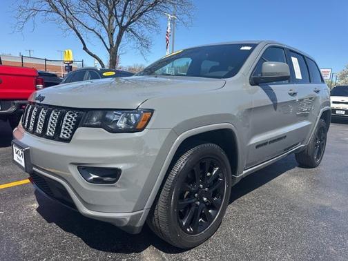 2022 Jeep Grand Cherokee Laredo